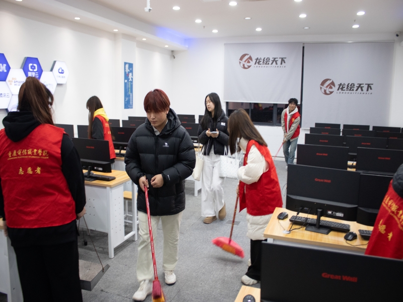 mxNK_1764902488473059288.jpg IMG_0190-3.jpg